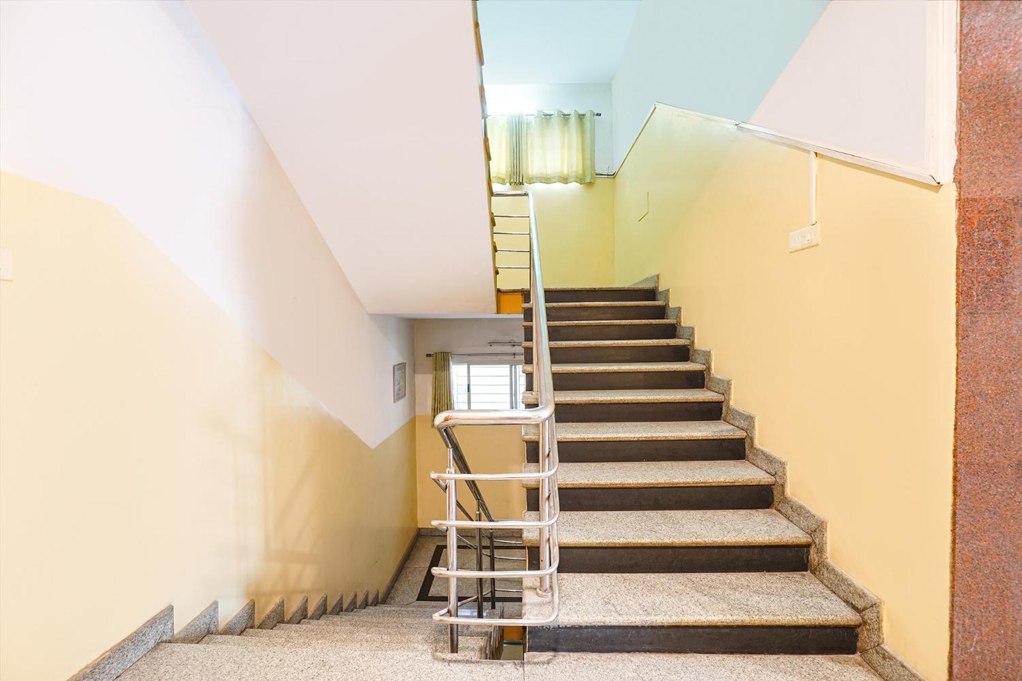 Fabhotel The Kings Suites Bangalore Bagian luar foto
