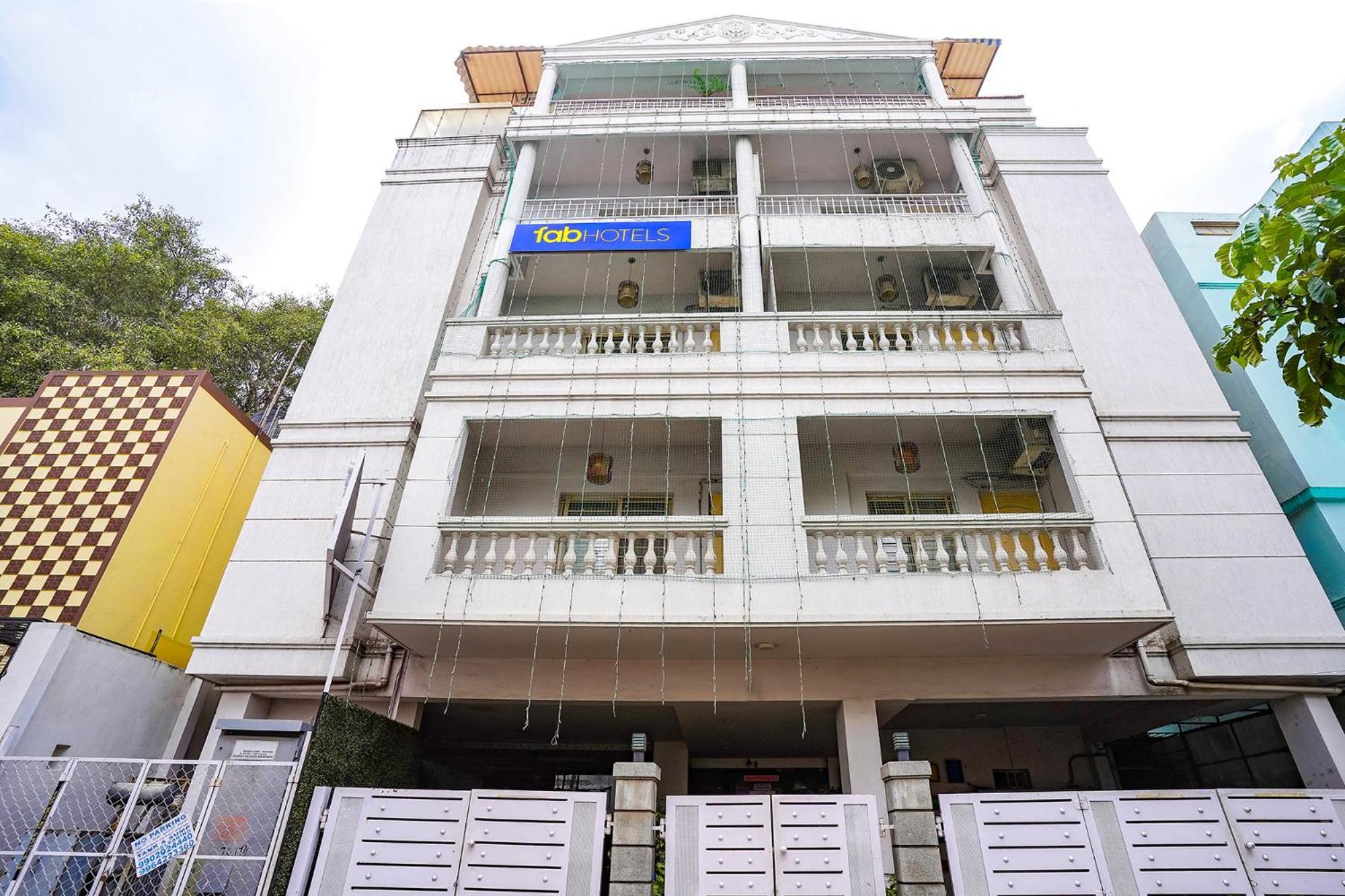 Fabhotel The Kings Suites Bangalore Bagian luar foto