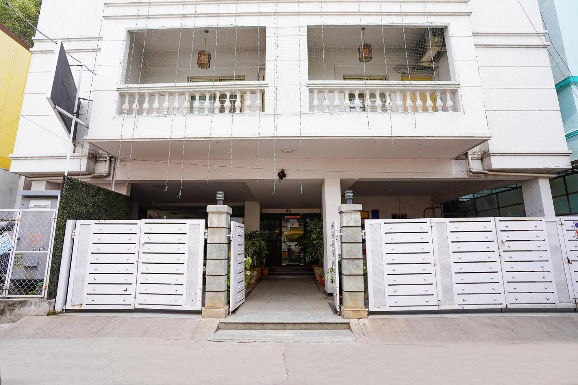 Fabhotel The Kings Suites Bangalore Bagian luar foto